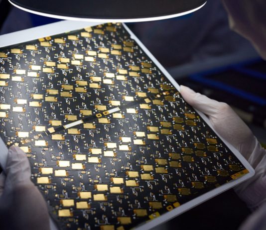 Apple, perché i circuiti stampati complicano i tagli alle emissioni Circuiti stampati, il punto debole della filiera “verde” di Apple - macitynet.it