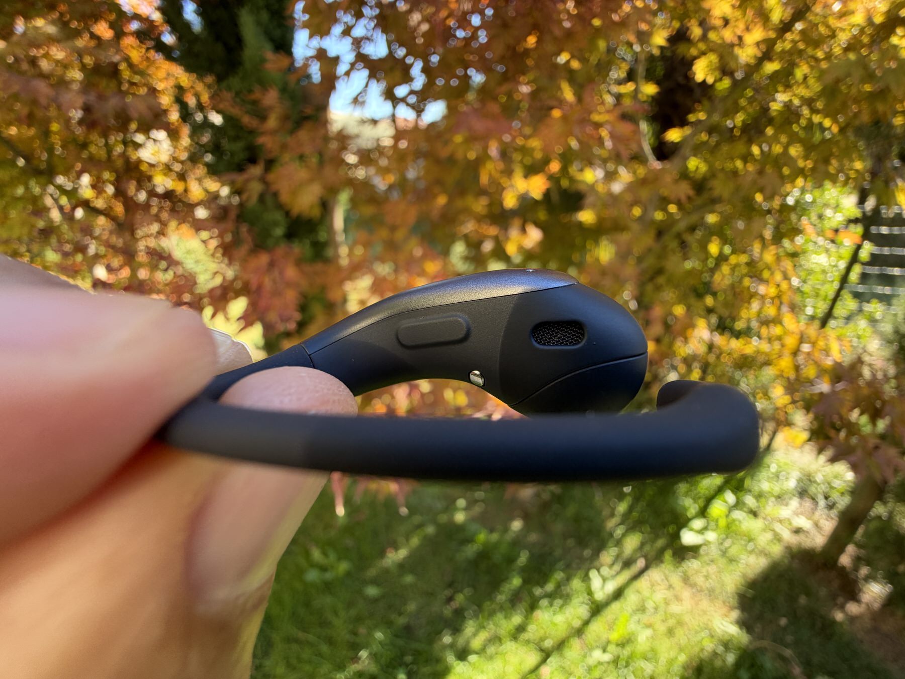 Shokz OpenFit Air 2, la prova: gli auricolari per lo sport che ti dimentichi di indossare - macitynet.it Shokz OpenFit Air 2, la prova: gli auricolari per lo sport che ti dimentichi di indossare - macitynet.it