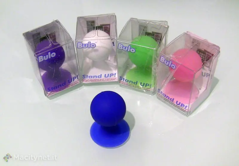 Bulo Stand Up: una ventosa geniale per iPhone, iPod touch, FaceTime e…