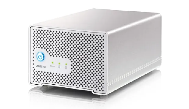 Akitio Neutrino Thunder Duo offre prestazioni Thunderbolt in formato portatile Akitio Neutrino Thunder Duo