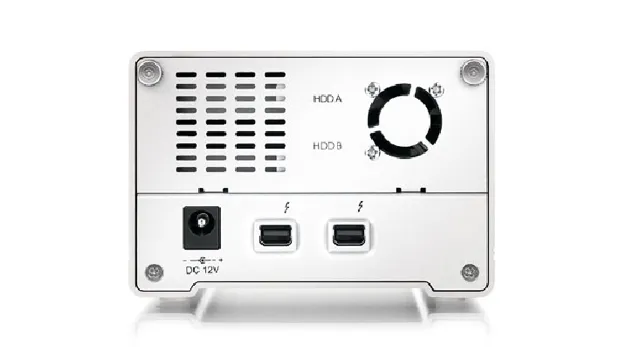 Akitio Neutrino Thunder Duo offre prestazioni Thunderbolt in formato portatile Akitio Neutrino Thunder Duo