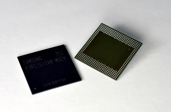 samsung chip RAM 4GB mobile
