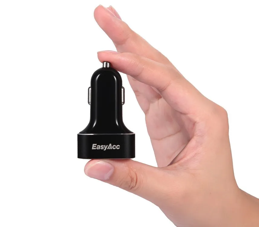 Caricatore da auto con 3 USB