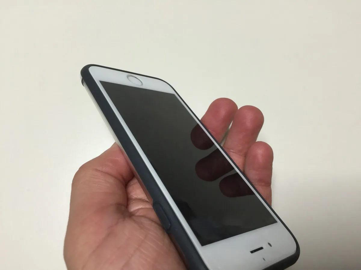 La custodia abbinata alla pellicola Aukey