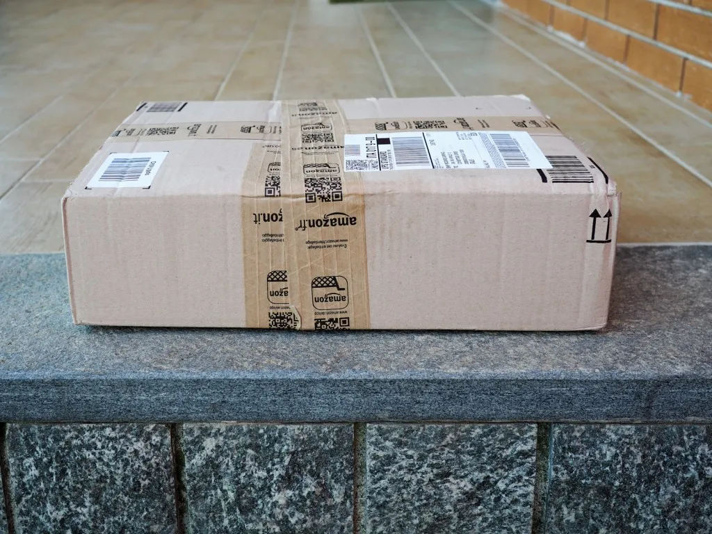 pacco amazon vista laterale-2