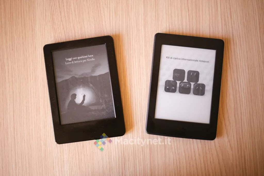 Kindle a sinistra, Paperwhite a destra