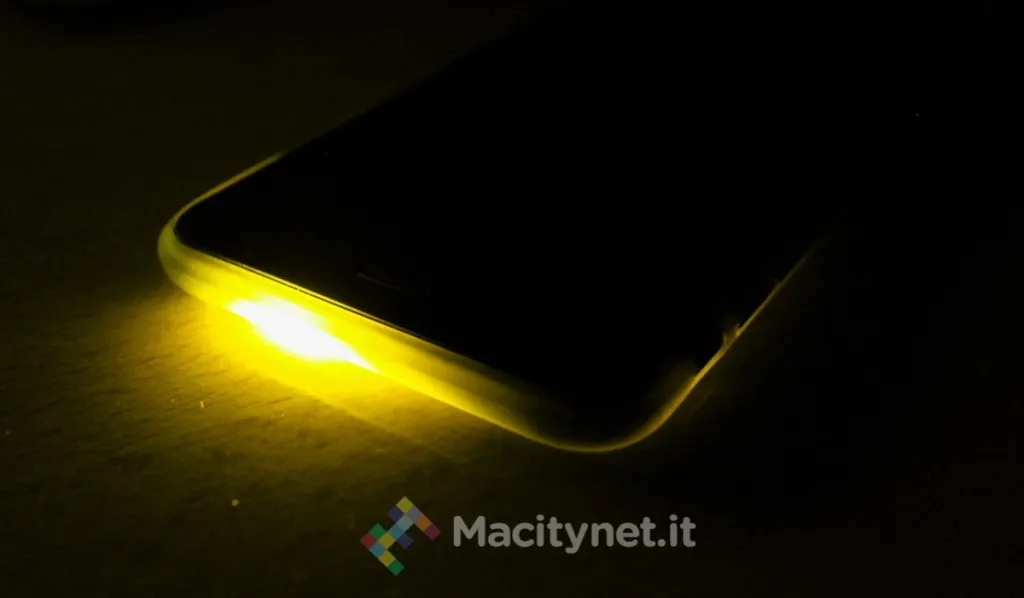 flash led di iphone notifiche far lampeggiare flash iphone per notifiche e messaggi