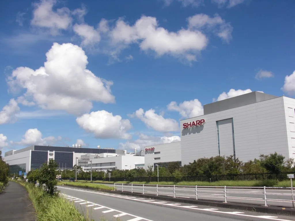 SHARP_Mie_Foctory_seen_from_Route_42