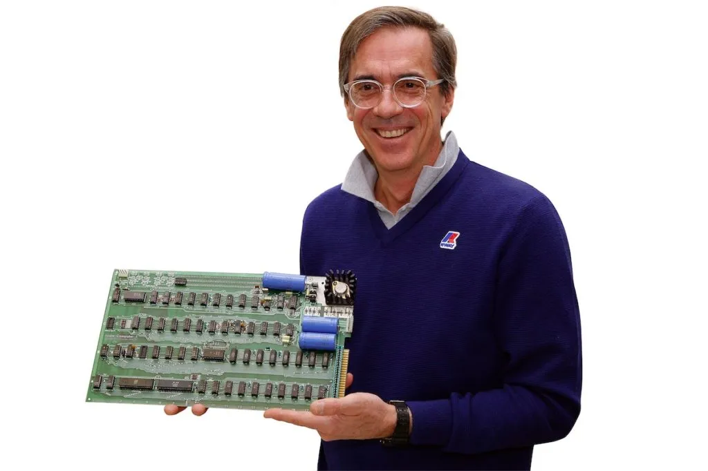 Marco Boglione_Apple-1