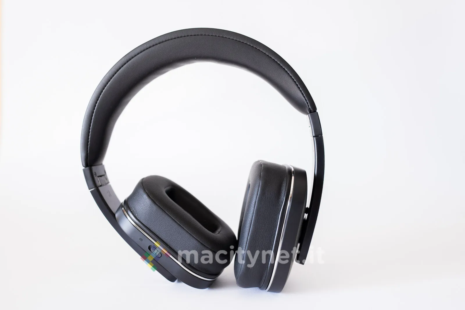 August EP750B, le cuffie Bluetooth ANC con condivisione della musica August EP750B
