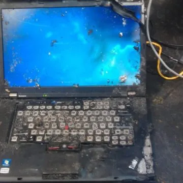 maltrattare un Thinkpad per verificarne la resistenza