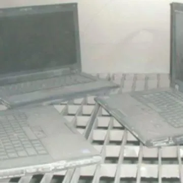 maltrattare un Thinkpad per verificarne la resistenza