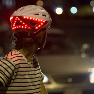 Il casco da bici Lumos si controlla con iPhone e Apple Watch