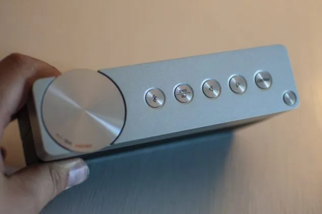 Recensione Geneva Touring S, diffusore Bluetooth in salsa vintage