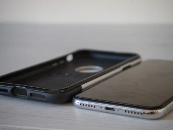 Recensione Spigen Classic One e Spigen Classic C1, custodie &#8220;nostalgia&#8221; per iPhone X