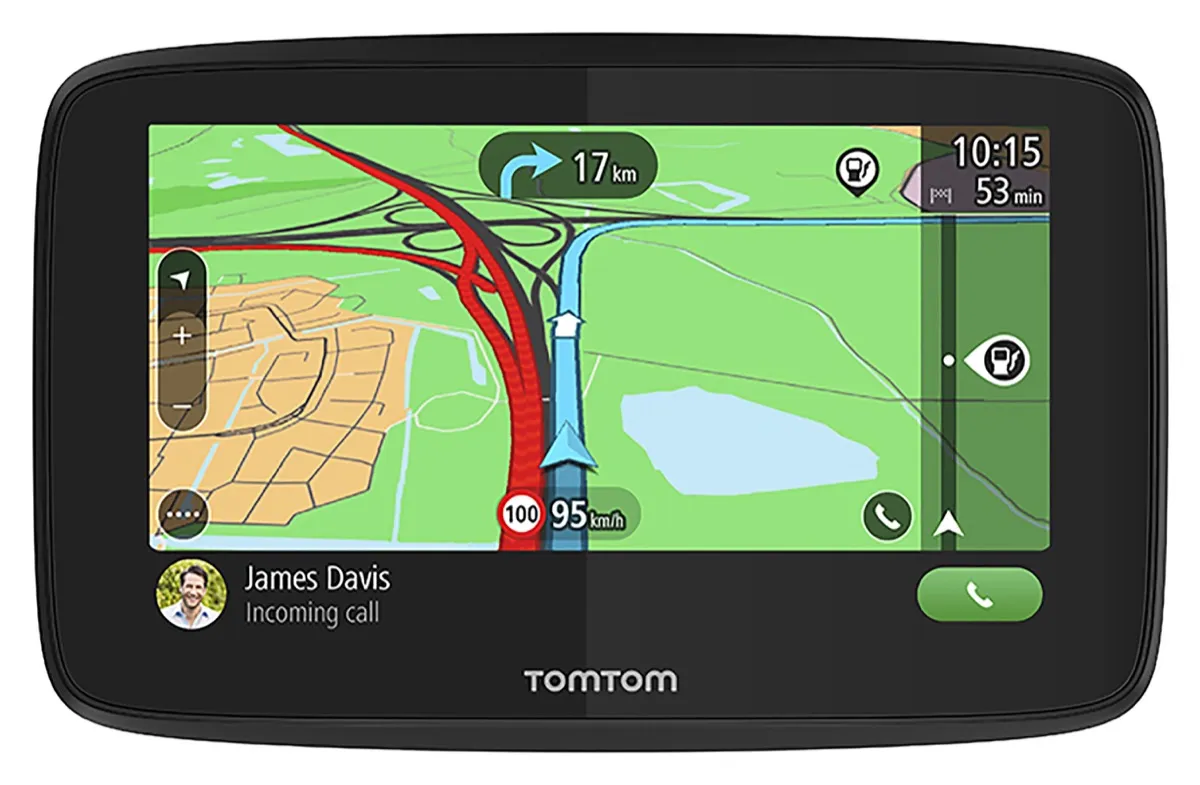 TomTom Go Essential, il navigatore GPS che si collega allo smartphone TomTom Go Essential, il navigatore GPS che si collega allo smartphone