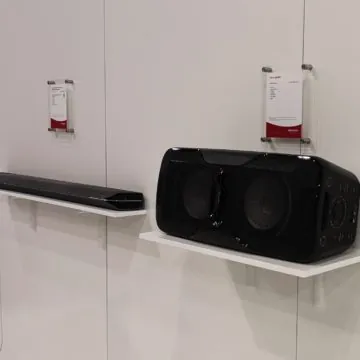 L’IFA 2018 di Sharp tra smartphone, maxi schermi 4K e soundbar