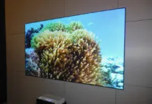 Xiaomi lancia in Italia Mi Laser Projector 150” e la smartband dei miracoli Mi Band 3 xiaomi laser 4