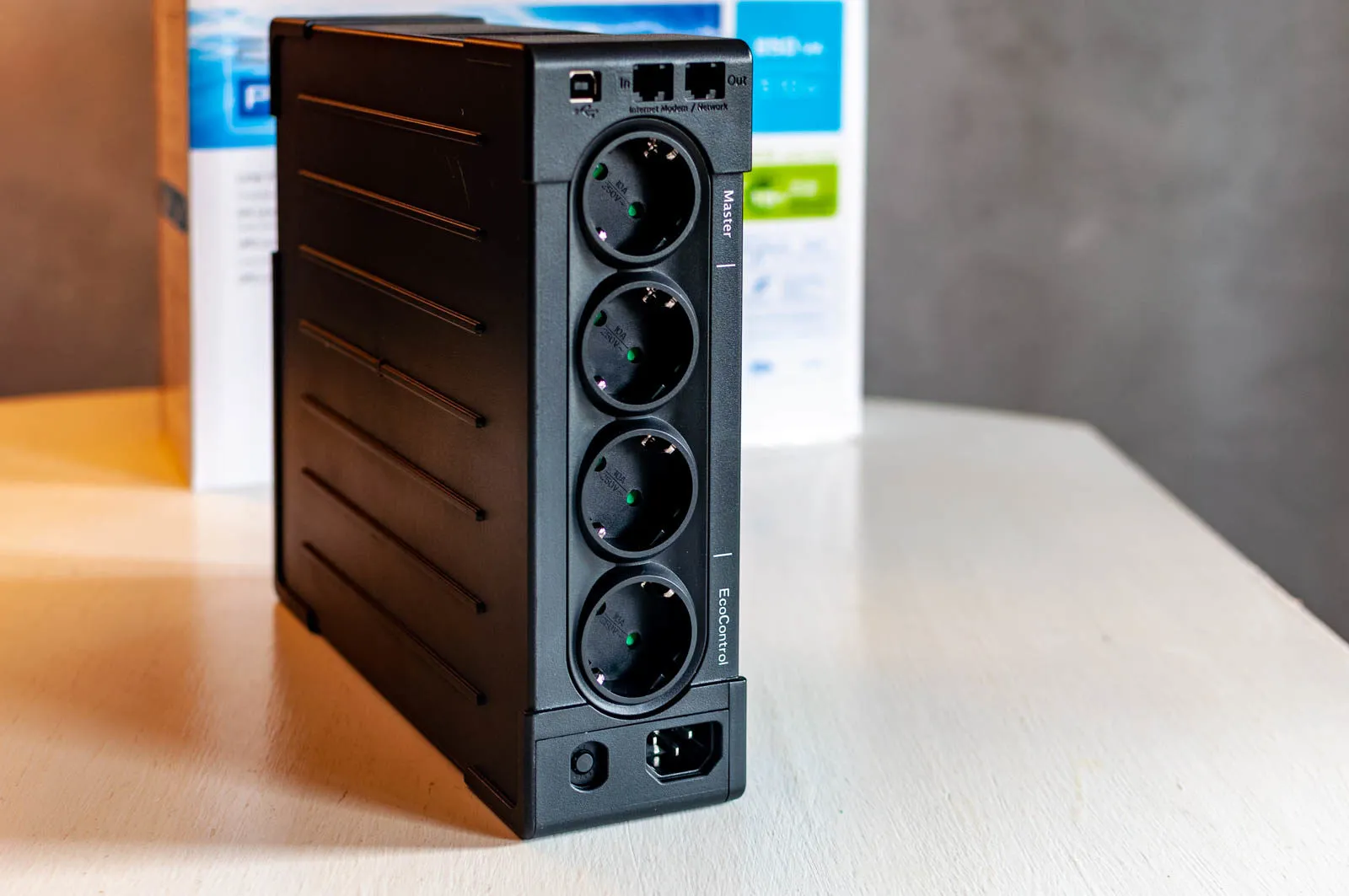 EATON Ellipse Pro 850, l’UPS alla prova del Mac L'UPS EATON Ellipse Pro 850; qui la nostra recensione