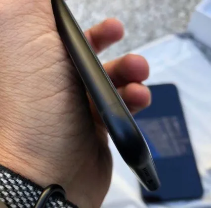 Unboxing iPhone XR italiano e prime impressioni d&#8217;uso