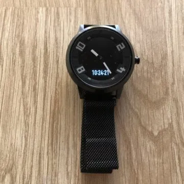 Lenovo Watch X, l’orologio ibrido e impermeabile a portata di tutti