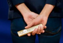 Recensione Logitech Spotlight, il telecomando superelegante Recensione Logitech Spotlight, il telecomando superelegante