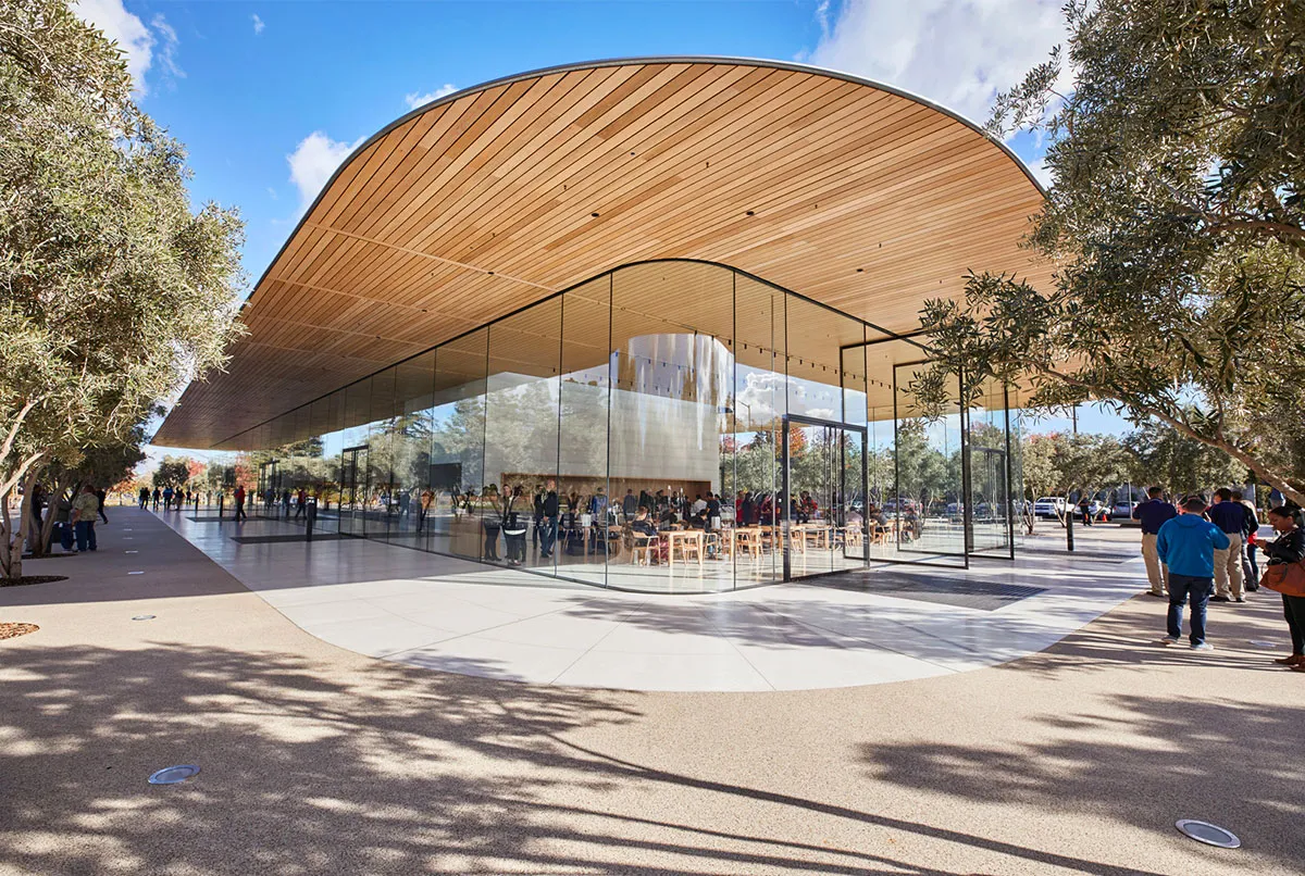 Il Visitor Center è un’estensione architettonica dell'Apple Campus di Cupertino