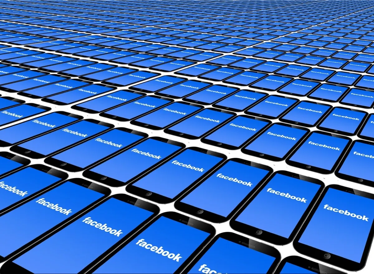 Pagati per lasciare Facebook, servono oltre 1.000 dollari per utente ftc facebook