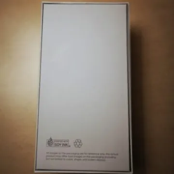 Honor View 20: unboxing, primi scatti, varianti colore e cover Moschino