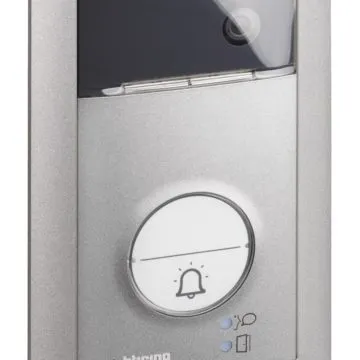 Legrand e B-Ticino a CES 2019: interruttori a comando vocale Alexa e citofono smart serie 100X