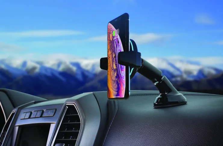 MagicGrip, il supporto iPhone da auto con ricarica wireless e braccia motorizzate
