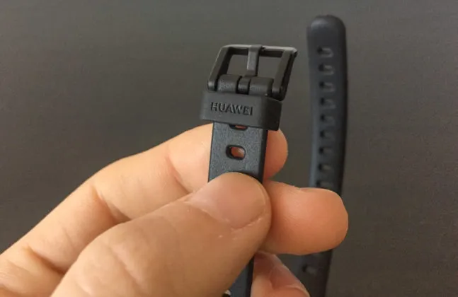 Recensione Huawei Band 3e, uno smartband leggero, preciso ed economico