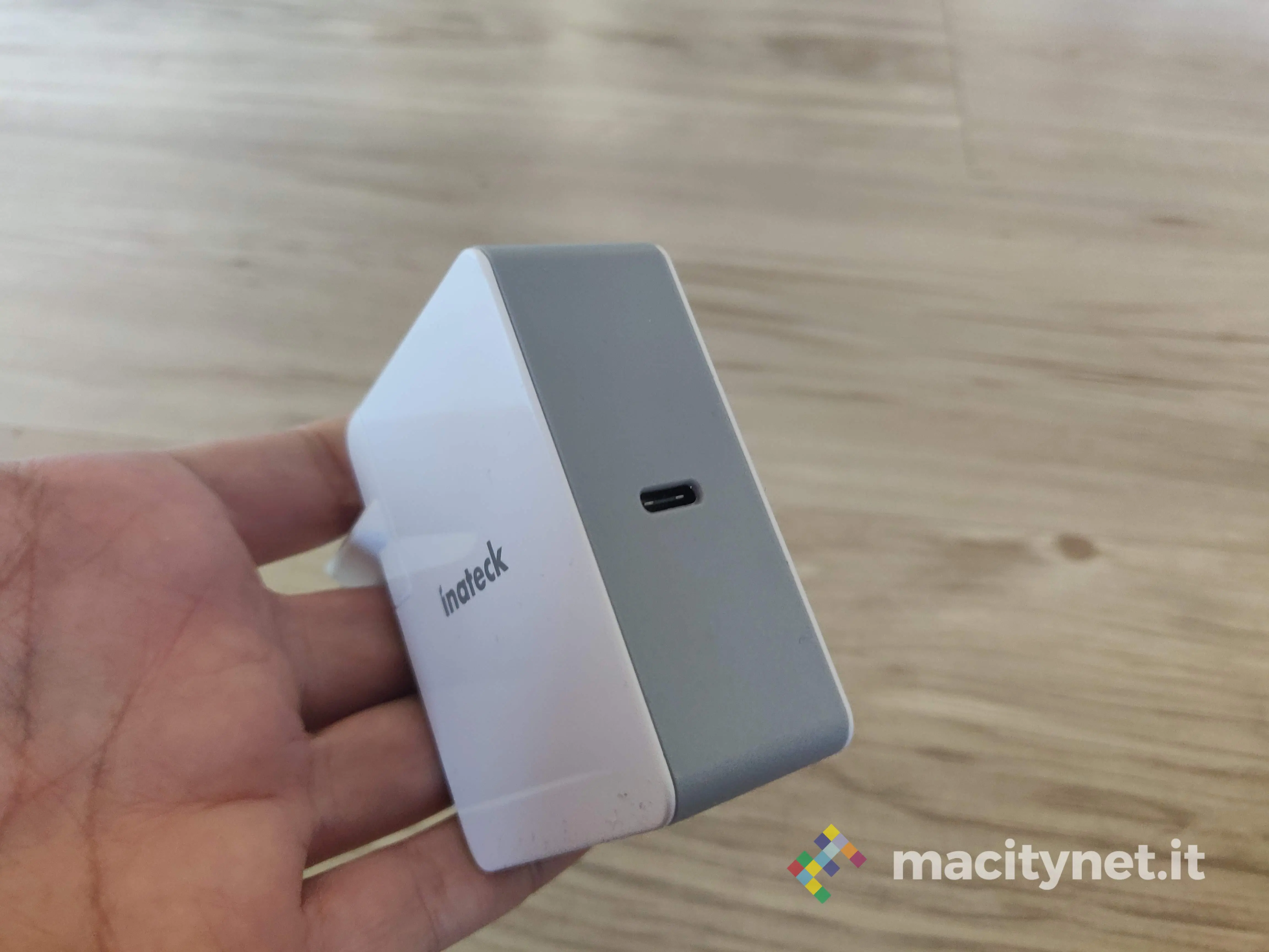 Recensione carica batteria Inateck USB-C da 45 W, costa poco ed è funzionale Recensione carica batteria Inateck USB-C da 45 W, costa poco ed è funzionale