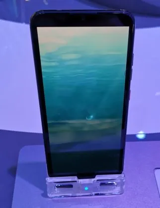 ZTE Blade V10, smartphone con AI Smart Selfie da 32 MP al MWC 2019