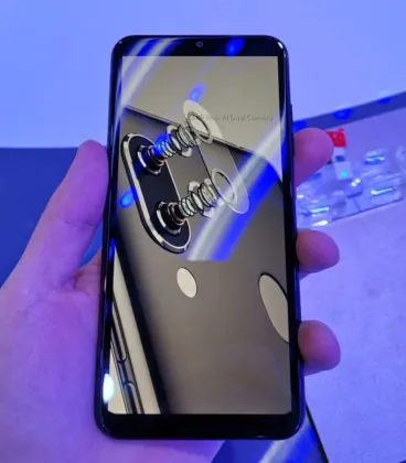 ZTE Blade V10, smartphone con AI Smart Selfie da 32 MP al MWC 2019