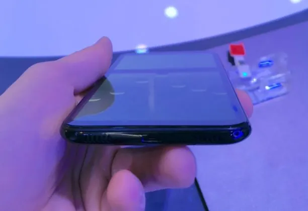 ZTE Blade V10, smartphone con AI Smart Selfie da 32 MP al MWC 2019