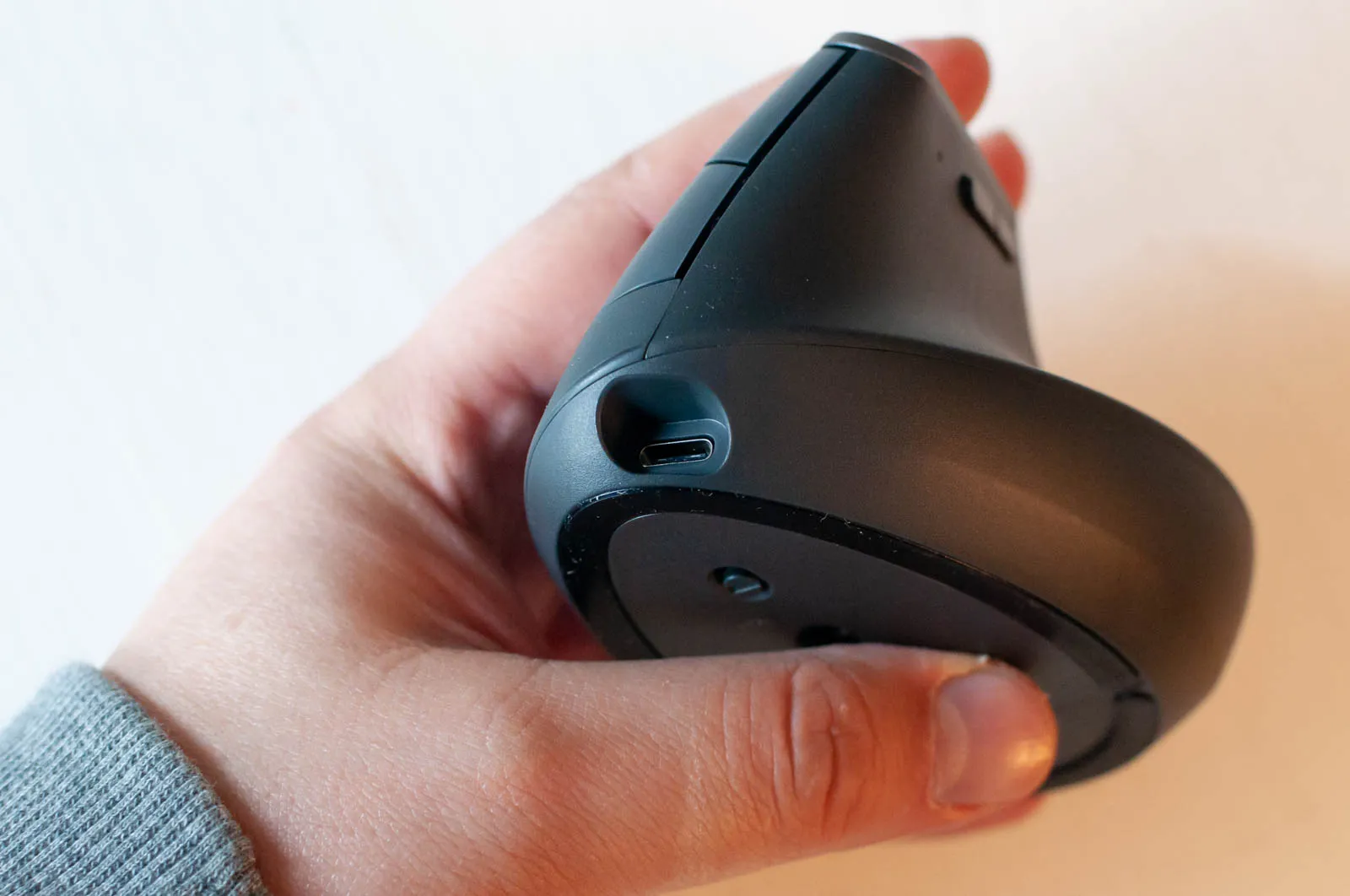 Recensione Logitech MX Vertical, il mouse salutare a cinque stelle Recensione Logitech MX Vertical, il mouse salutare a cinque stelle