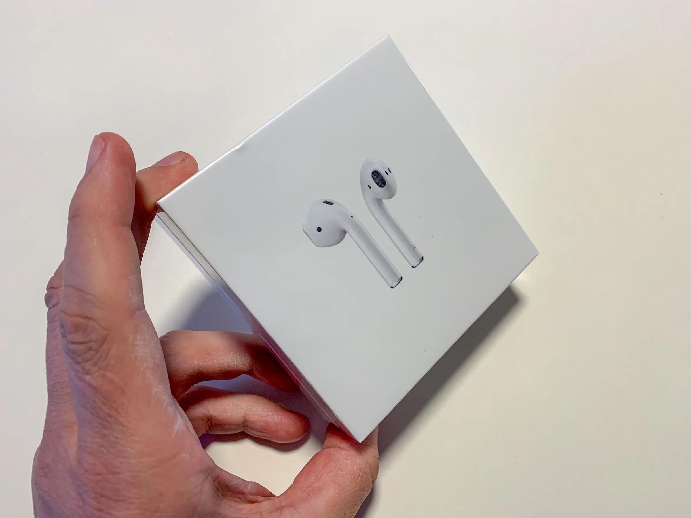 Recensione Airpods 2, il vecchio amico si è fatto il lifiting Recensione Airpods 2, il vecchio amico si è fatto il lifiting