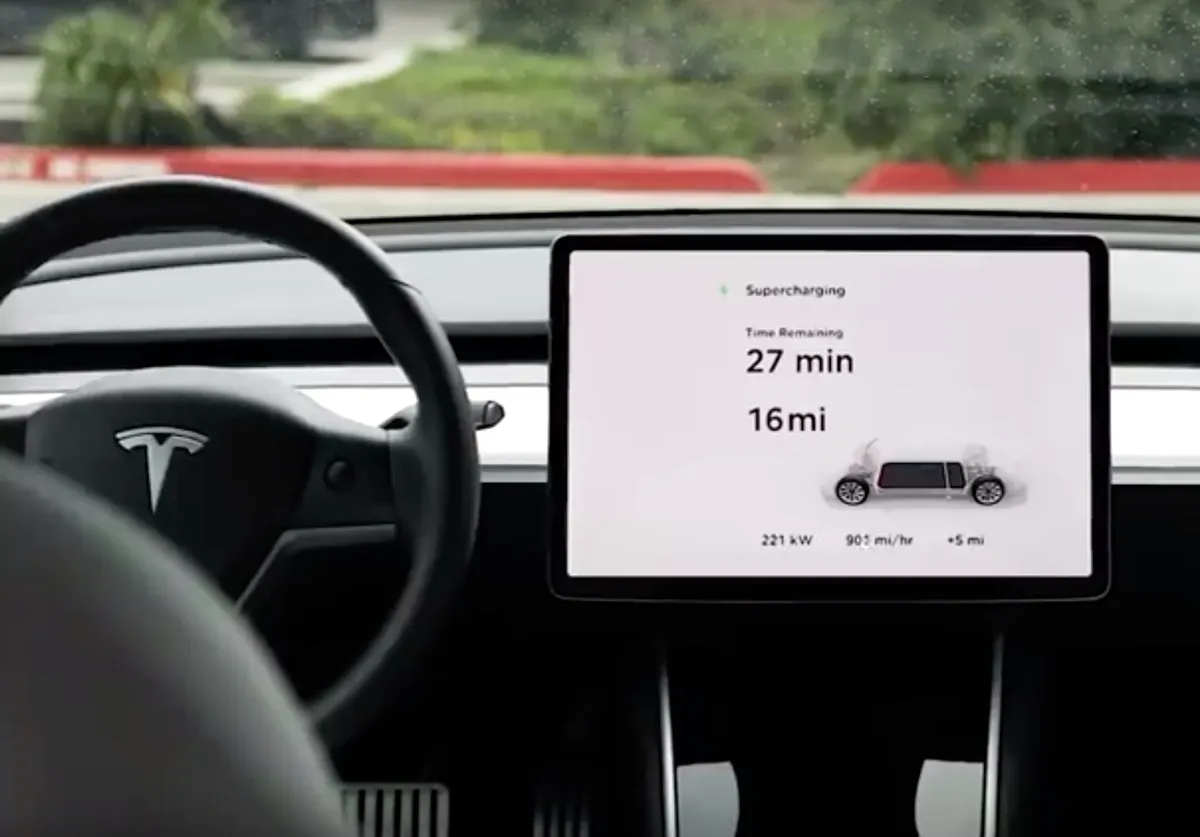 Tesla Supercharger V3, la ricarica fulmine arriva anche in Europa Tesla Supercharger V3, la ricarica fulmine arriva anche in Europa