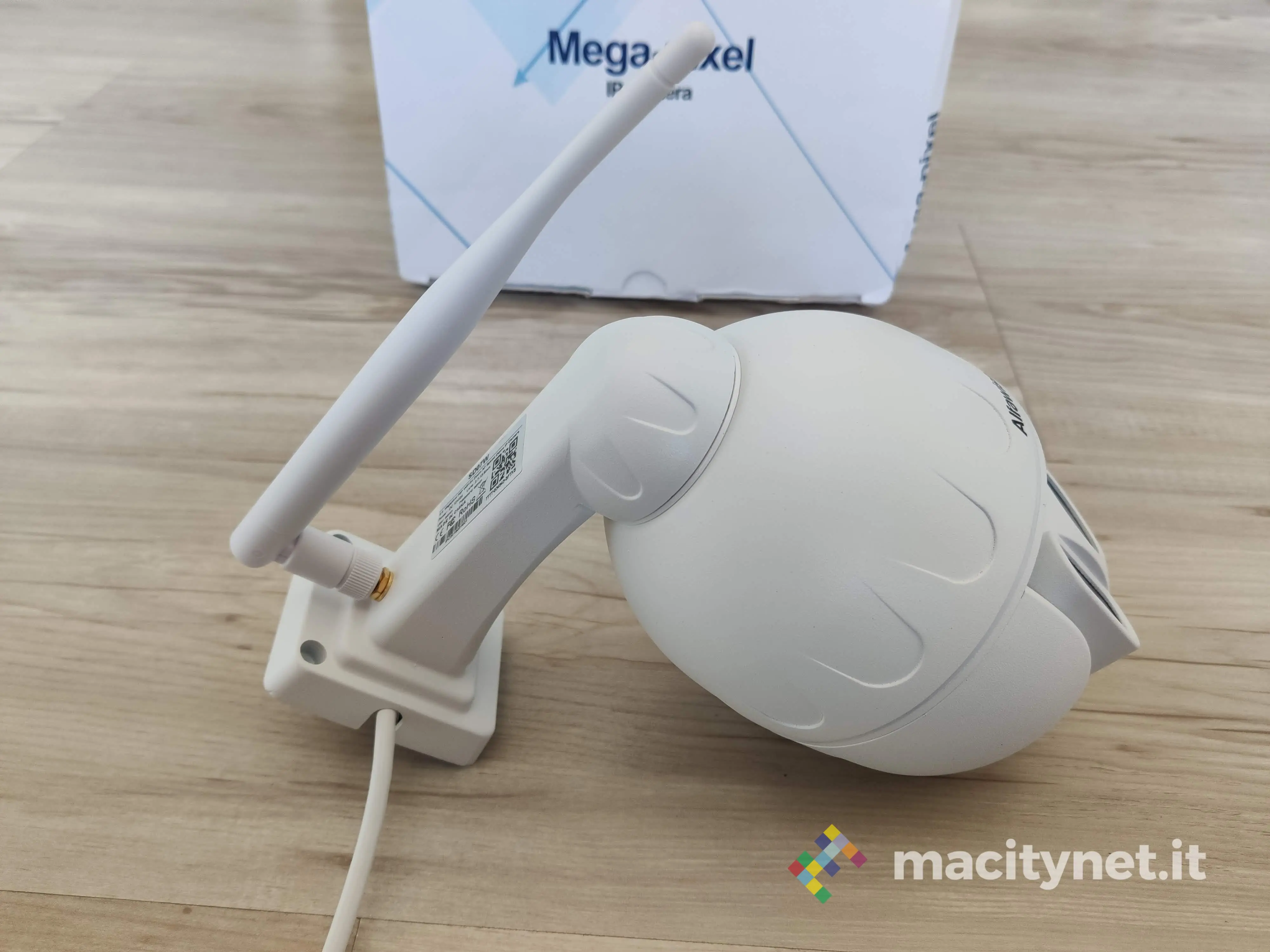 Recensione Alfawise SD07W, la videocamera di sorveglianza per esterni Recensione Alfawise SD07W, la videocamera di sorveglianza per esterni