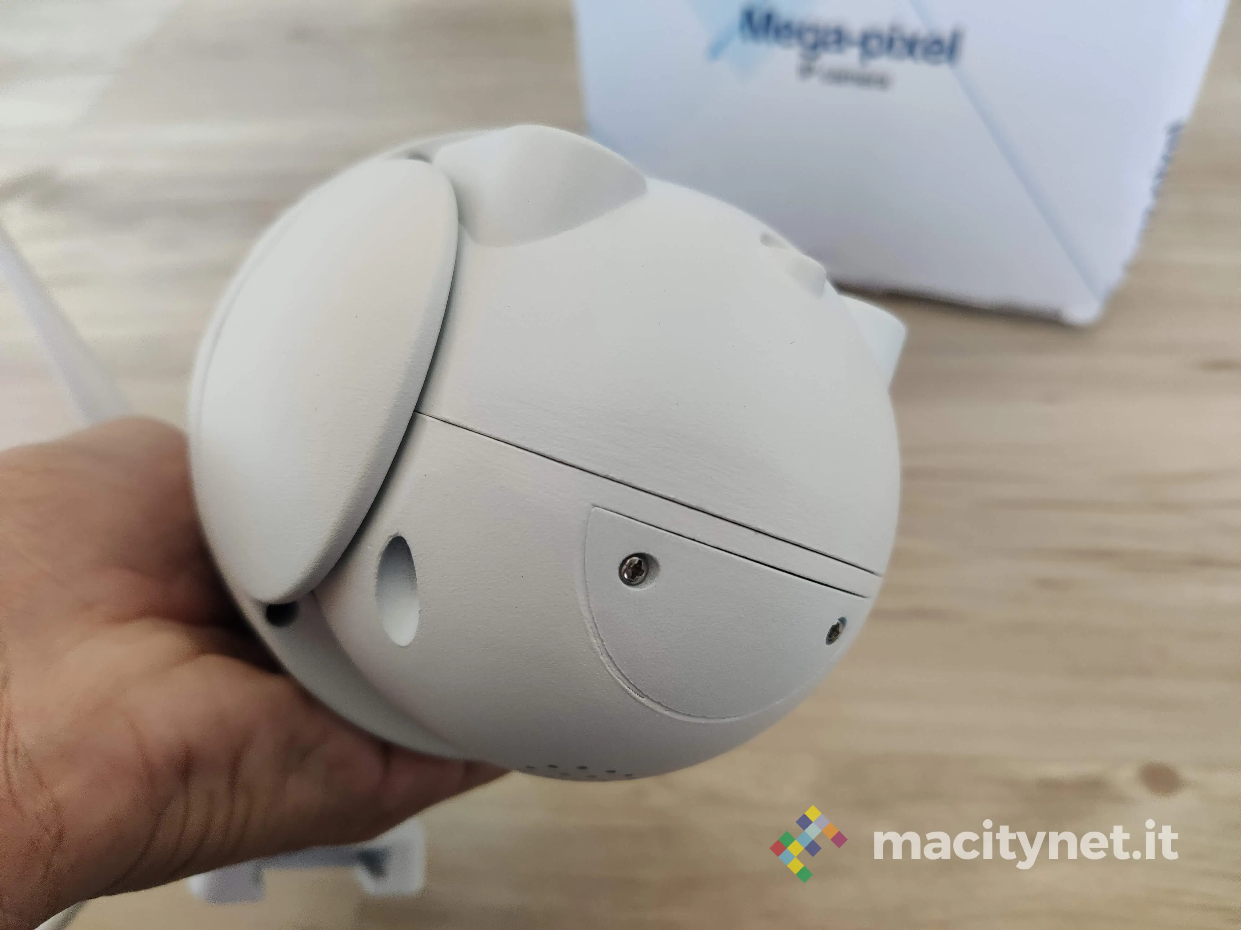 Recensione Alfawise SD07W, la videocamera di sorveglianza per esterni Recensione Alfawise SD07W, la videocamera di sorveglianza per esterni