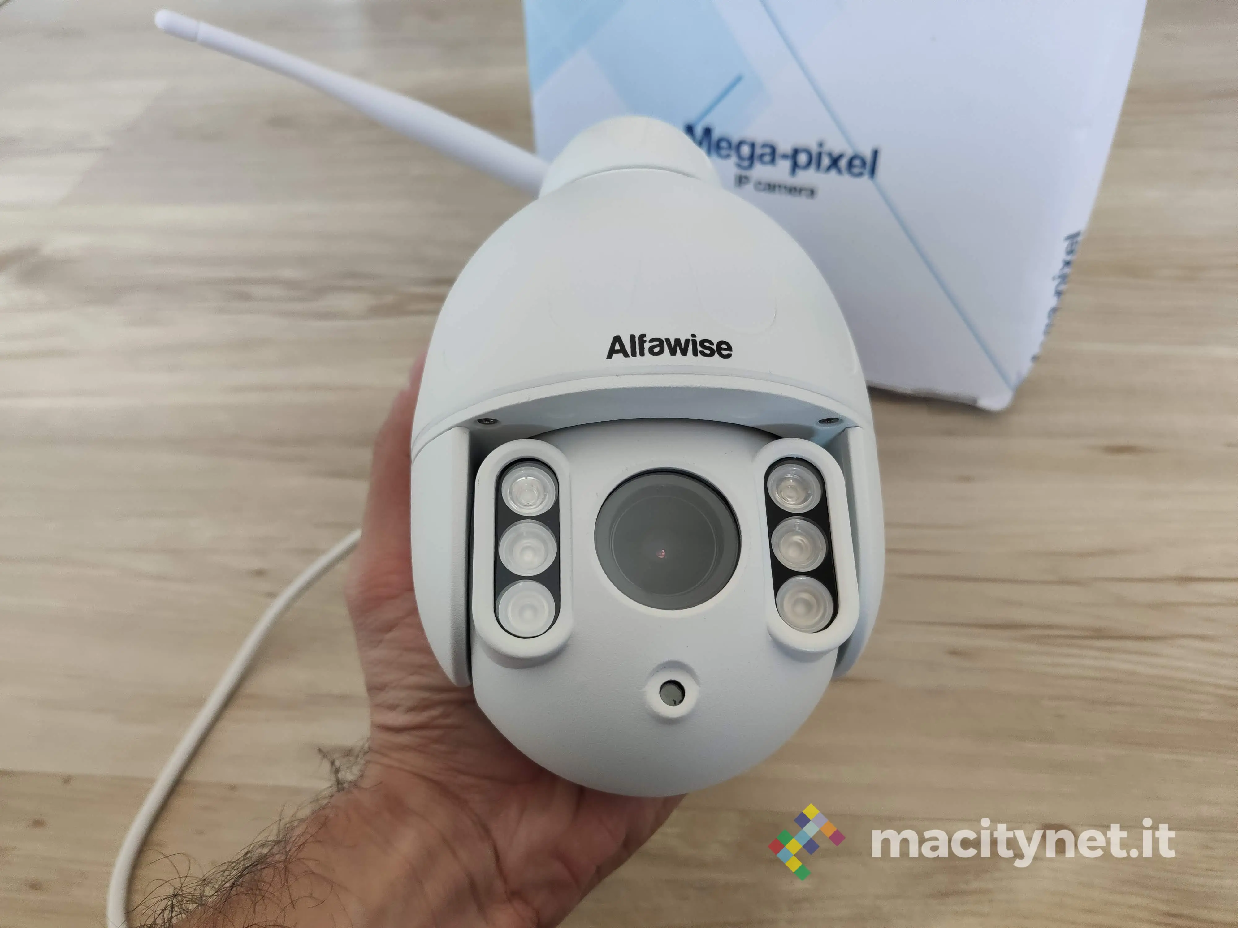 Recensione Alfawise SD07W, la videocamera di sorveglianza per esterni Recensione Alfawise SD07W, la videocamera di sorveglianza per esterni