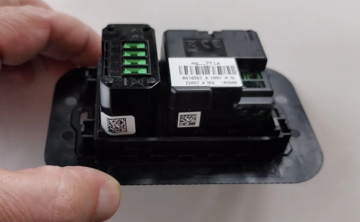 Il Kit tapparelle Btcino Living Now K2000KIT supporta la domotica di Homekit e Assistente Google Il Kit tapparelle Btcino Living Now K2000KIT supporta la domotica di Homekit e Assistente Google