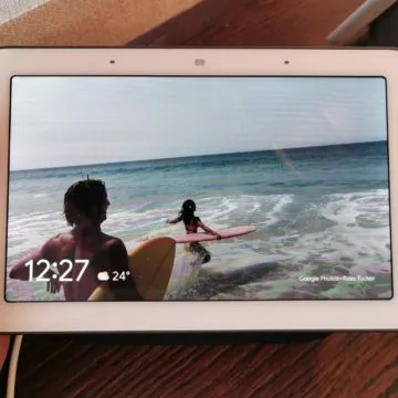 Presa di contatto e unboxing di Google Nest Hub, domotica, informazioni e video in 7″