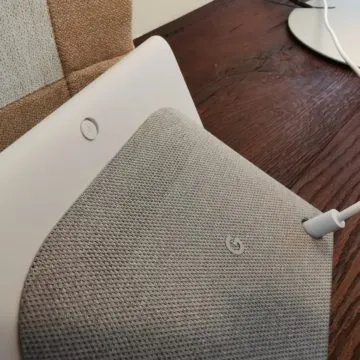 Presa di contatto e unboxing di Google Nest Hub, domotica, informazioni e video in 7″