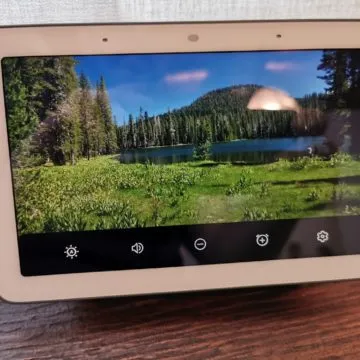 Presa di contatto e unboxing di Google Nest Hub, domotica, informazioni e video in 7″