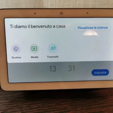 Presa di contatto e unboxing di Google Nest Hub, domotica, informazioni e video in 7″