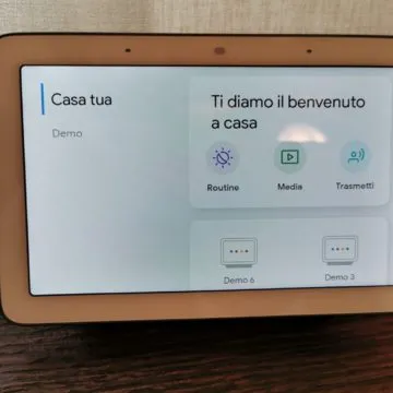 Presa di contatto e unboxing di Google Nest Hub, domotica, informazioni e video in 7″