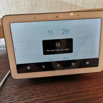 Presa di contatto e unboxing di Google Nest Hub, domotica, informazioni e video in 7″