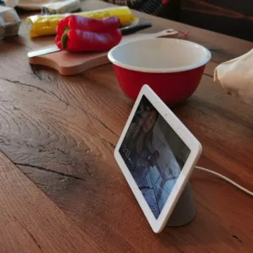 Presa di contatto e unboxing di Google Nest Hub, domotica, informazioni e video in 7″